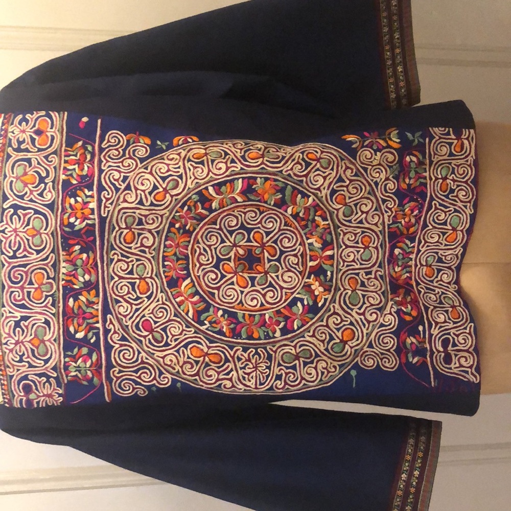 Beautiful!!Embroidered Mandarin Collared Jacket - image 6